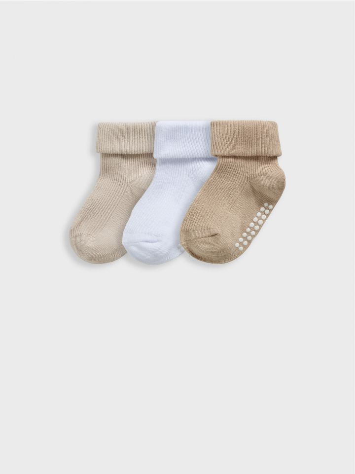 מארז 3 זוגות גרביים באורך רגיל עם קיפול