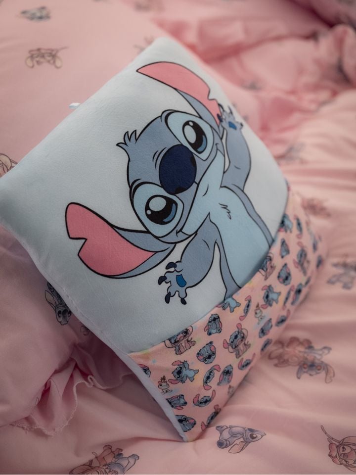 סט כרית וכיסוי עיניים STITCH