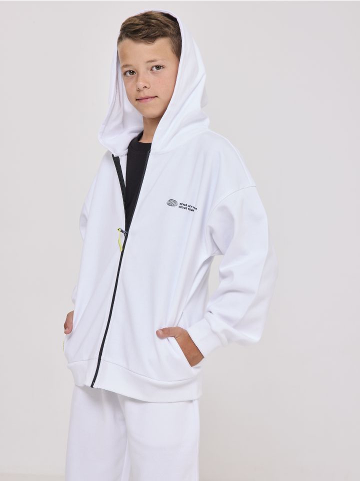 ג’קט דק עם קפוצ’ון ורוכסן