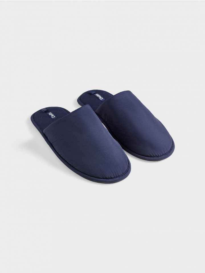 נעלי בית קווילט