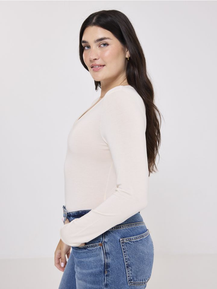 חולצה תרמית דקה צווארון וי