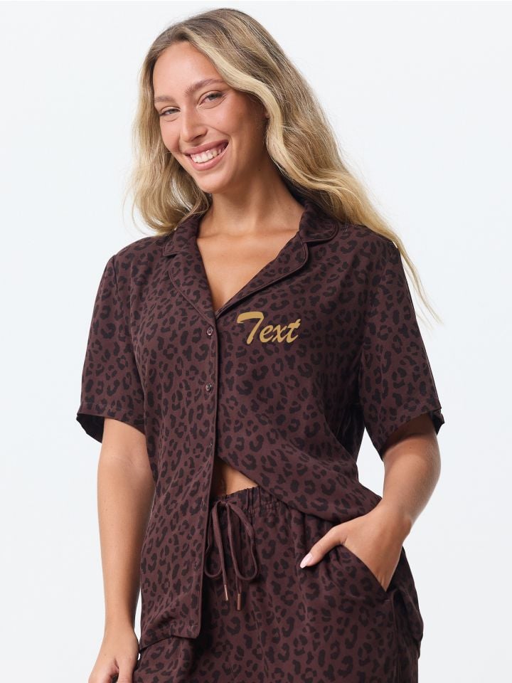 סט פיג’מה מכופתרת בכיתוב אישי LEOPARD