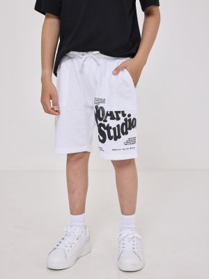 מכנסיים קצרים עם כיסים