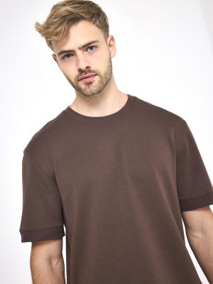 חולצה קצרה סקובה בגזרה לוס