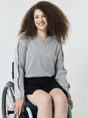 חולצה נגישה עם פתחים בצדדים יוניסקס