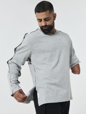 חולצה נגישה עם פתחים בצדדים יוניסקס