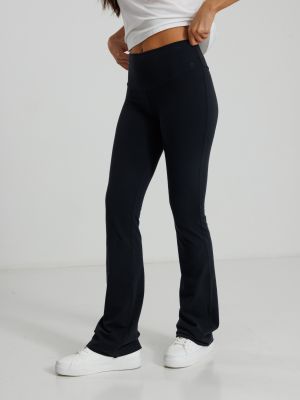 מכנסי טייץ דקים מתרחבים