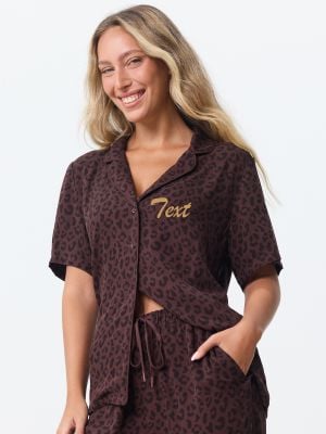 סט פיג’מה מכופתרת בכיתוב אישי LEOPARD