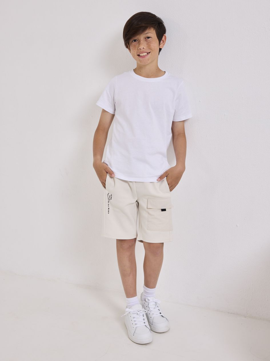 מכנסיים קצרים עם כיס קידמי