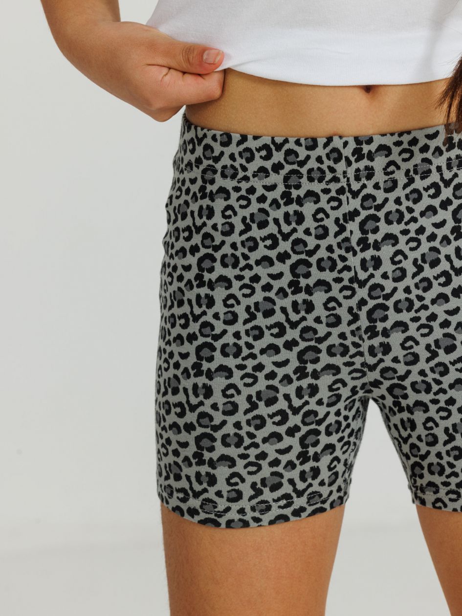 מכנסי טייץ קצרים