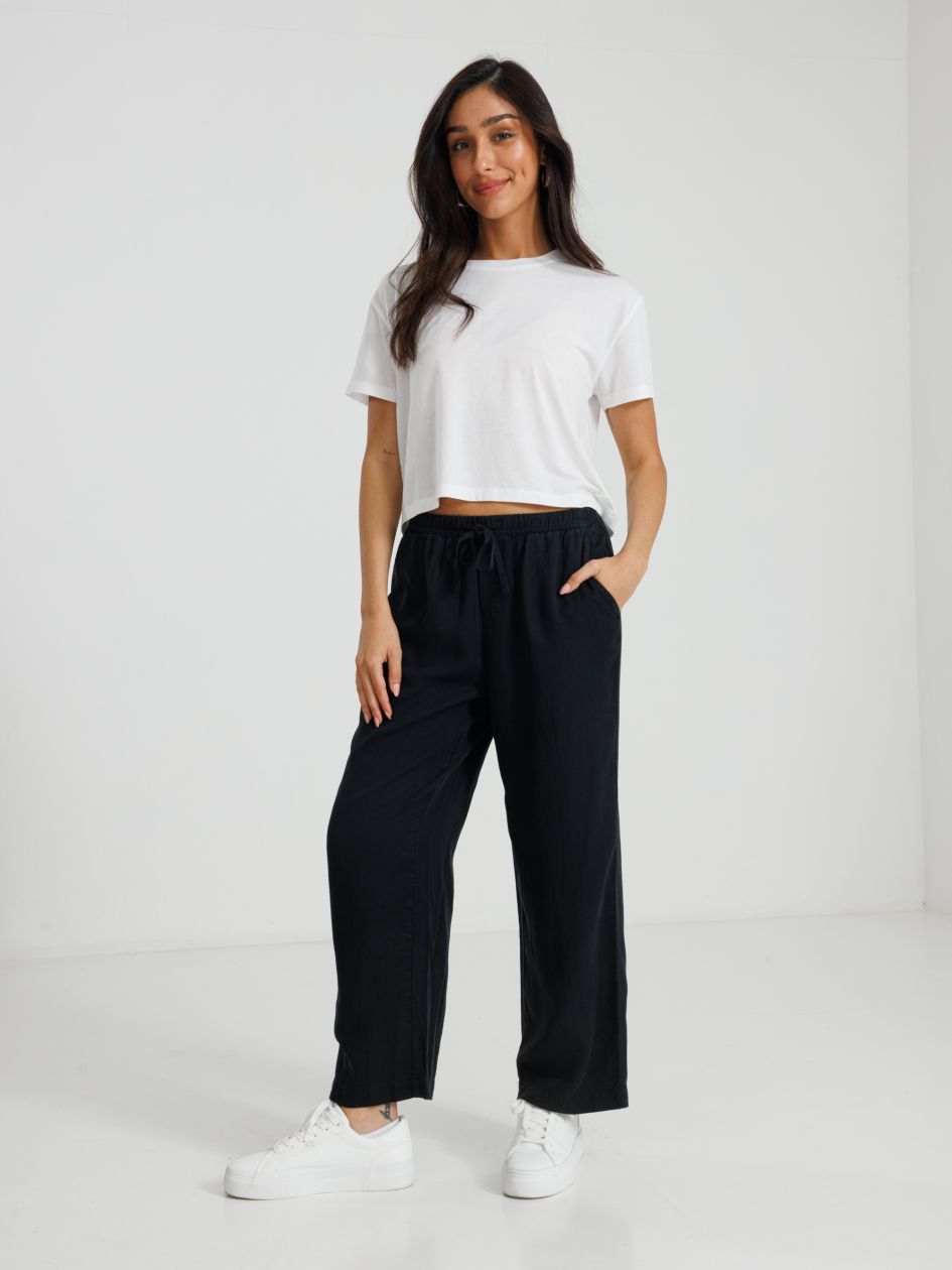 מכנסיים באורך 7/8 במראה ווש קליל