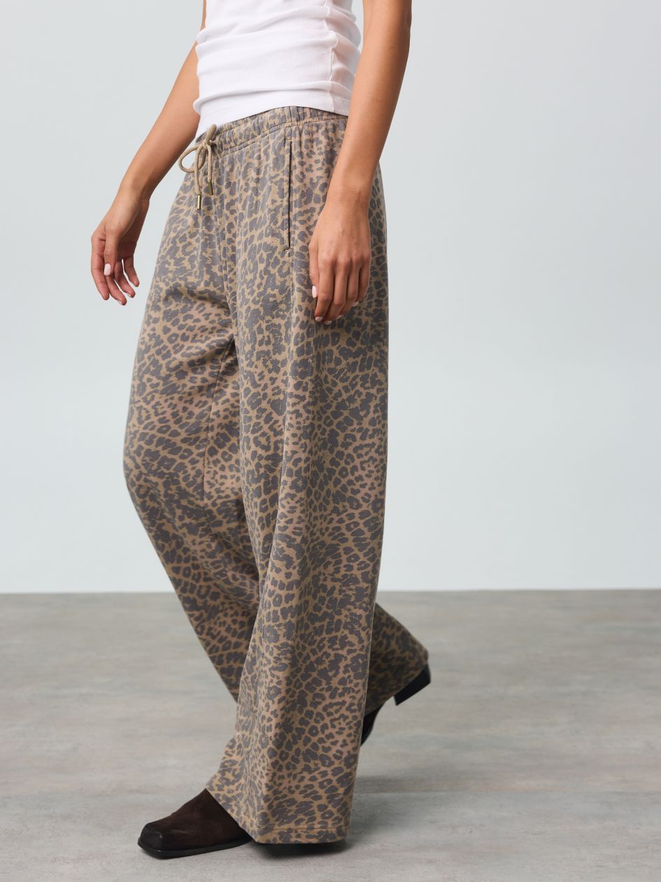 מכנסיים ארוכים בגזרה רחבה פרנץ’ טרי LEOPARD