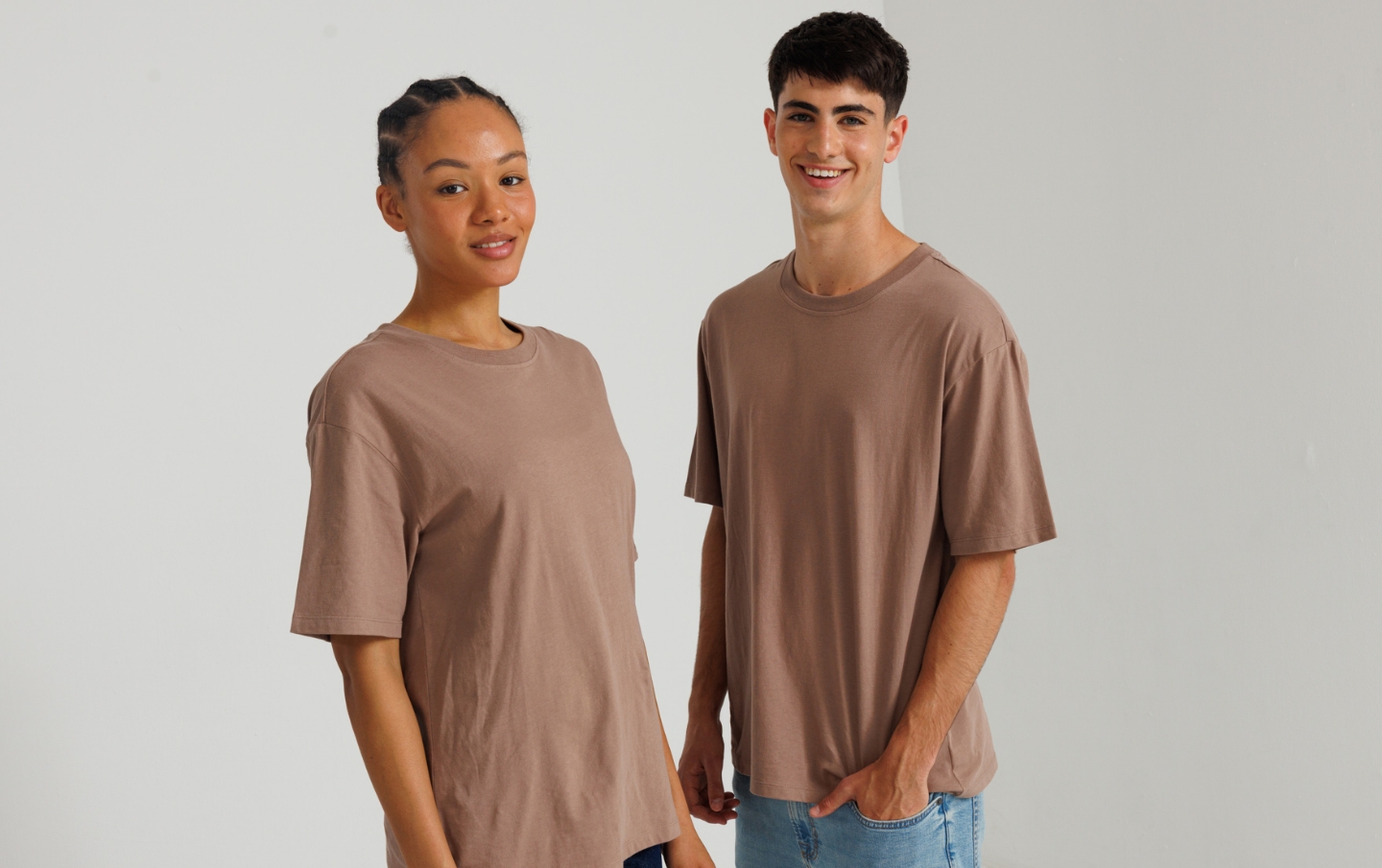 חולצת בית ספר נער ונערה