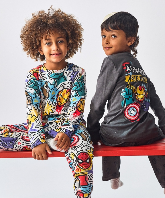 לובי מתנות - בנים אוונג'רס 2025