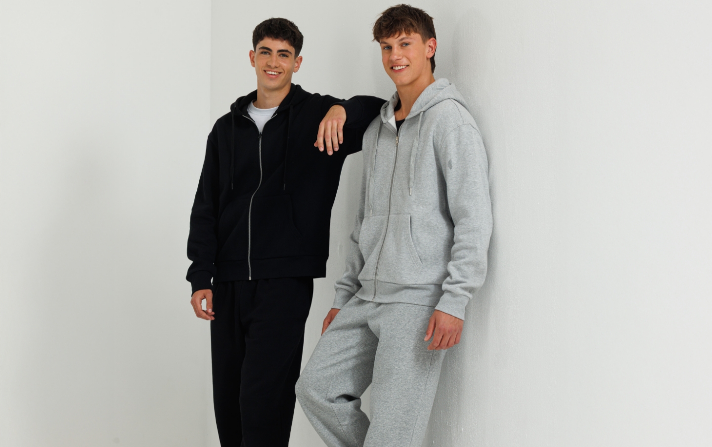 חולצות בית ספר לנערים