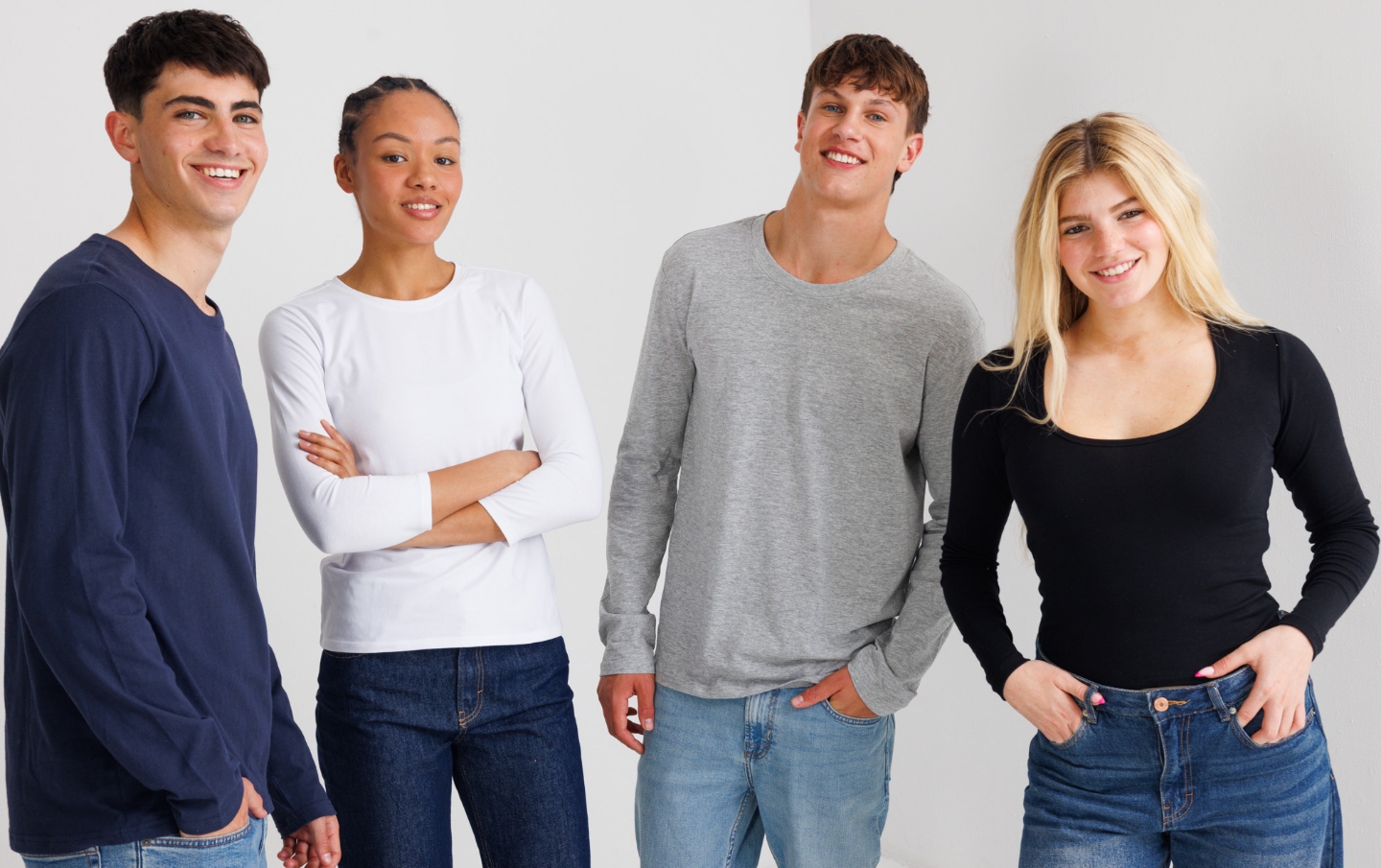 חולצות לנערים ולנערות