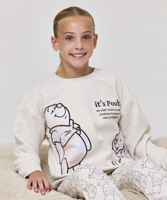 בנות פיג'מות