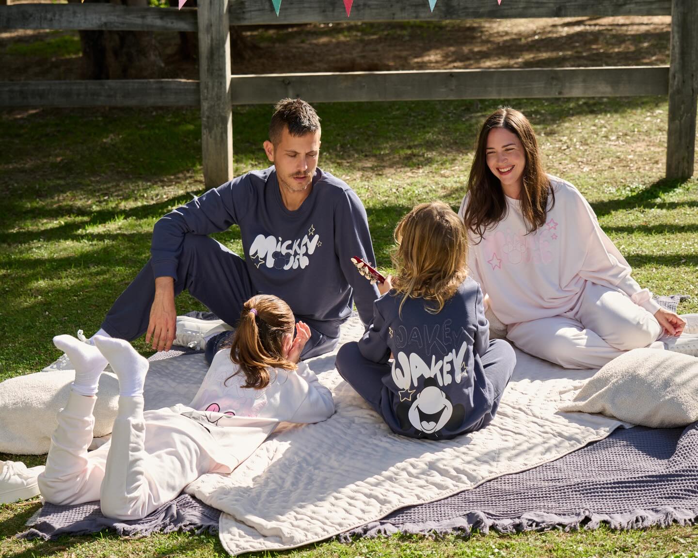 One print- more family moment 🧚🏻‍♀️
רגע משפחתי שמתחיל בפיג׳מה🤍